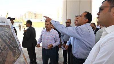 رئيس الوزراء يتفقد مشروع إنشاء محور السادات 