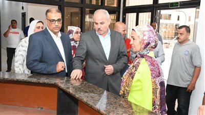 رئيس جامعة قناة السويس يشهد الاجتماع الأول لمجلس إدارة مستشفى طب الأسنان 