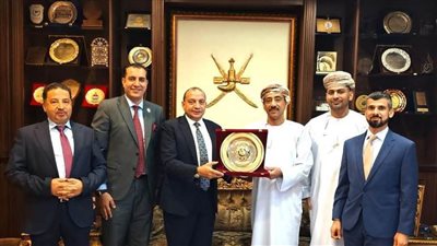 رئيس جامعة بني سويف يلتقي السفير العماني لبحث سبل التعاون بين الجانبين