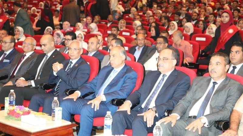 محافظ المنيا يشهد