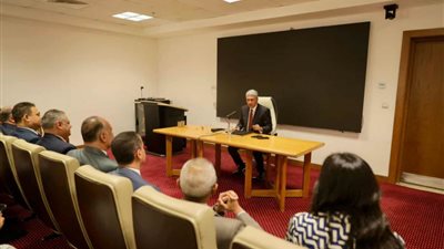 وزير السياحة يلتقي أكثر من 20 سفيرًا وقنصلًا عامًّا لتنسيق الجهود الترويجية لمصر بالخارج