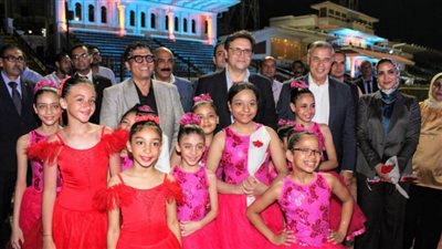 وزير الثقافة ومحافظ الإسكندرية يفتتحان المهرجان الصيفي للأوبرا