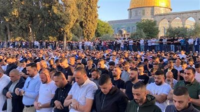 30 ألف فلسطيني يؤدون صلاة الجمعة في المسجد الأقصى