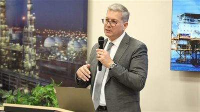  تعيين 15شابًا من برنامج تدريب القيادات وكلاء ومعاونين  لوزارة البترول 