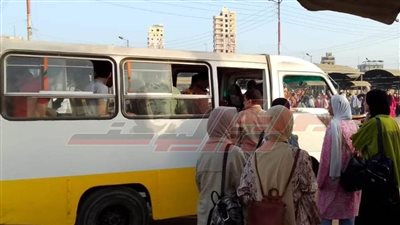  تنظيم حركة النقل وتوفير أتوبيسات إضافية لطلاب كفر الشيخ