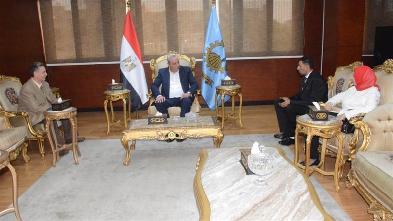 محافظ الغربية خلال