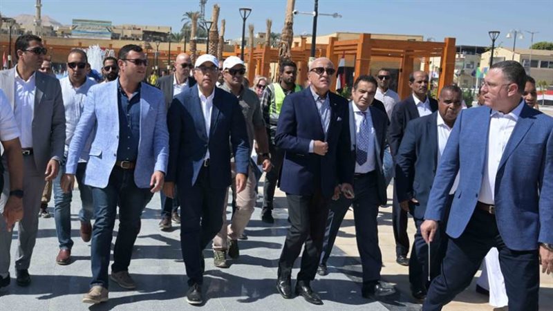 رئيس الوزراء يتابع