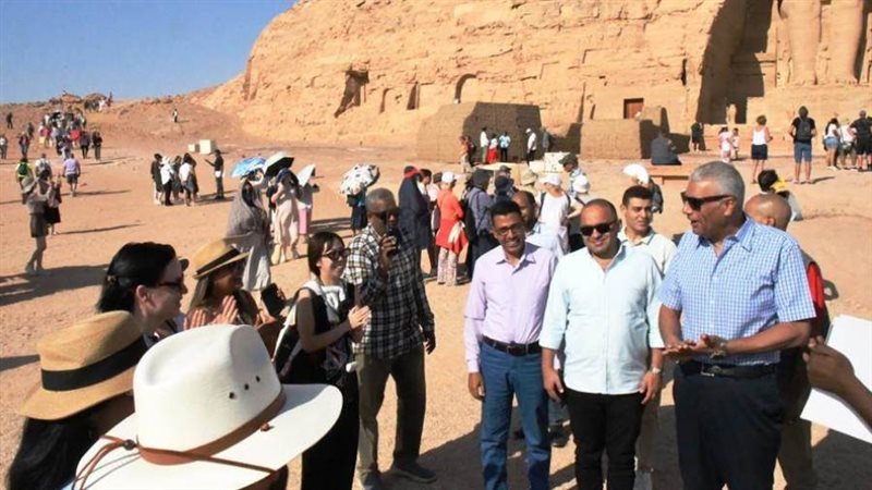 محافظ أسوان يشارك