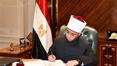 وزير الأوقاف يعزي أسر الشهداء طلاب العلم في حادث جامعة الجلالة