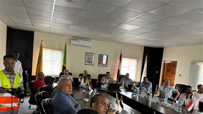 وزير الإسكان يصل إلى تنزانيا لمتابعة العمل بمشروع سد 