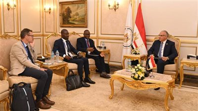 سويلم يلتقي مدير إدارة المياه بالبنك الأفريقي للتنمية