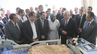 وزير التعليم العالي ومحافظ السويس يزوران طلاب جامعة الجلالة المُصابين
