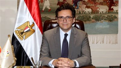 وزير الثقافة يؤكد أهمية التعاون مع القطاعات المختلفة لبناء الإنسان