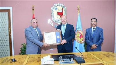 الأعلى للجامعات يعتمد مركز تنمية قدرات أعضاء هيئة التدريس والقيادات بجامعة سوهاج