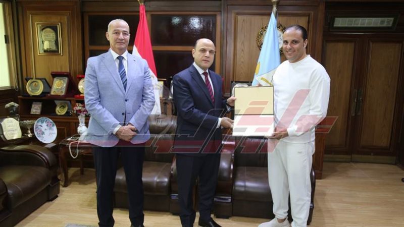 خلال التكريم