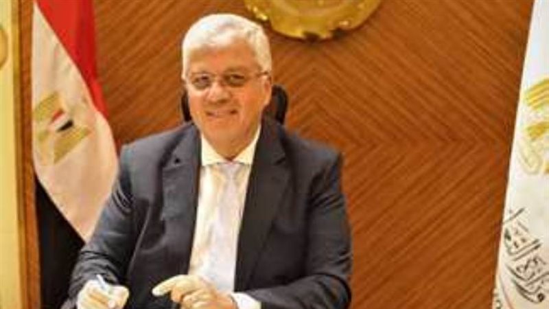 الدكتور أيمن عاشور