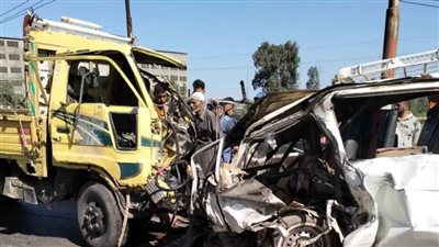 كانوا في طريقهم لمولد الدسوقي.. مصرع 4 أشخاص وإصابة 14 آخرين في تصادم بالغربية