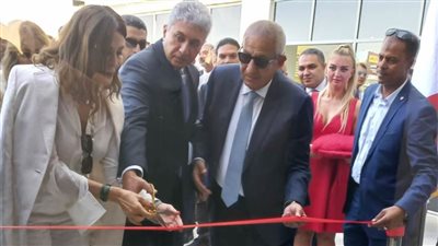 وزيرا السياحة المصرى والإيطالي يفتتحان المدرسة الإيطالية الفندقية بالغردقة |صور