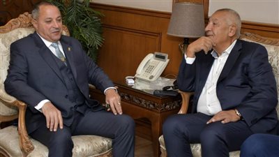 تفاصيل اجتماع محافظ بورسعيد برئيس النادي المصري يوم الجمعية العمومية 