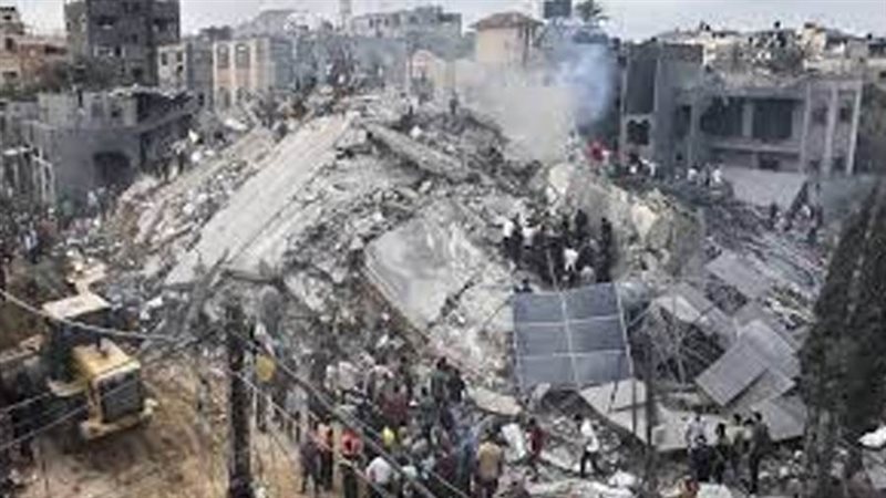 عشرات المصابين بقصف