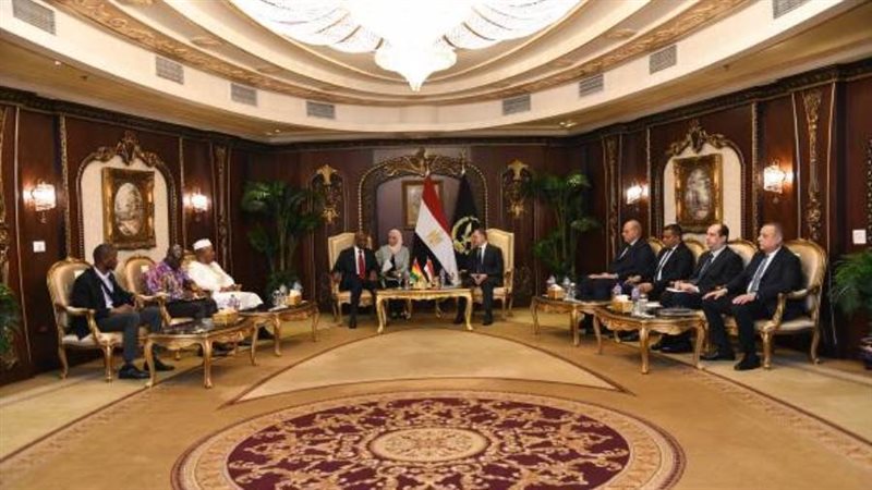 وزير الداخلية يستقبل