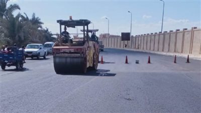 استكمال أعمال رصف وتوسعة طريق الشركات بإدكو بتكلفة استثمارية 23.5 مليون جنيه 