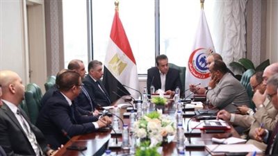  وزير الصحة يؤكد ضرورة الإسراع في استكمال منظومة ميكنة الغسيل الكلوي