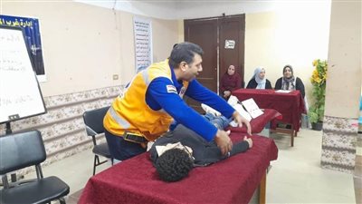  بالصور.. محافظ الغربية توعية طلاب المدارس بالإسعافات الأولية ضمن المبادرة الرئاسية 