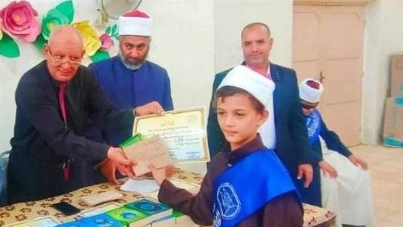 جانب من تكريم الطالبين