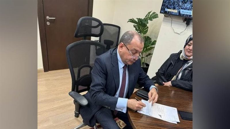 د منصور حسن