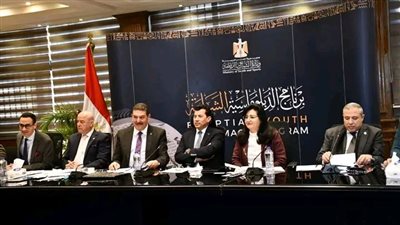 وزير الشباب يتابع اختبارات برنامج الدبلوماسية الشبابية بمشاركة 10 آلاف متقدم