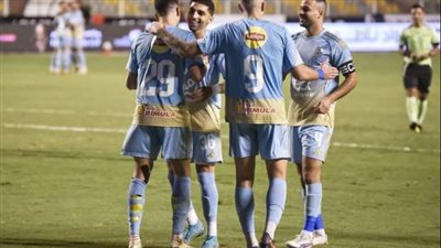 رأسية طاهر تمنح الأهلي أفضلية في نهاية الشوط الأول