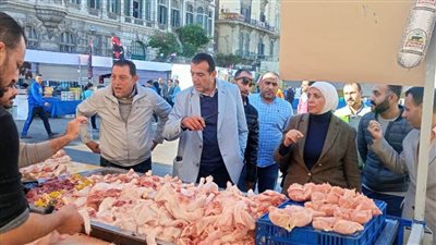 استجابة للإقبال على سوق اليوم الواحد بالمنشية مد العمل لليوم التالي على التوالي