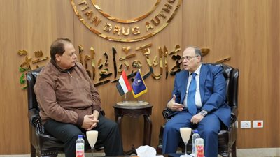 رئيس هيئة الدواء يبحث مع محمد أبوالعينين آفاق الاستثمار في قطاع الدواء