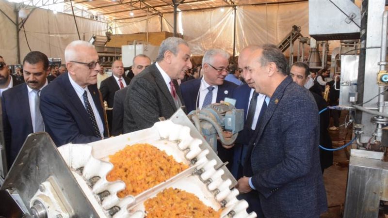 محافظ الغربية خلال