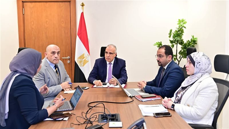 اجتماع وزير الري