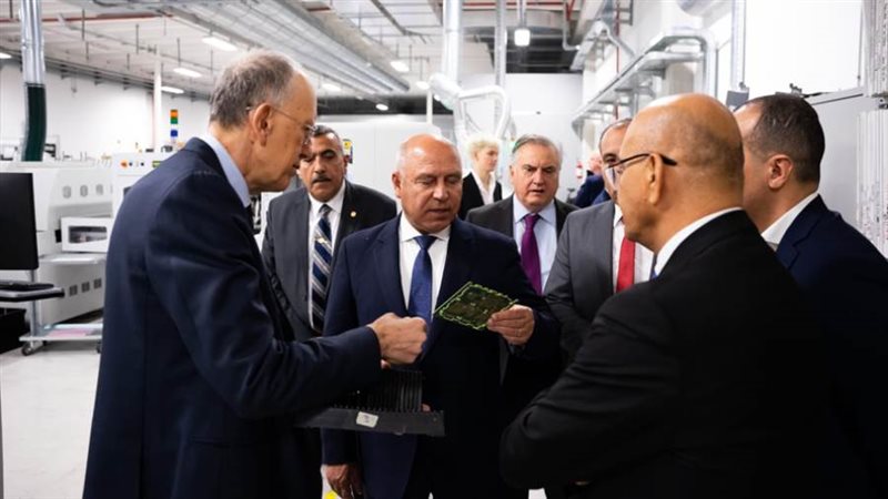 اتفاق بين وزير الصناعة