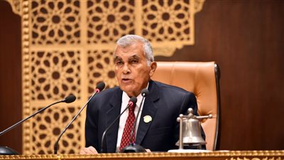 قرار عاجل من رئيس مجلس الشيوخ بشأن 5 تشريعات