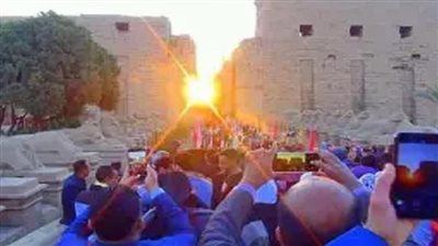 الأقصر تشهد تعامد الشمس على قدس أقداس الكرنك 