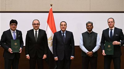 رئيس الوزراء يشهد توقيع عقد تشغيل فندق الكونتيننتال التاريخي وسط القاهرة