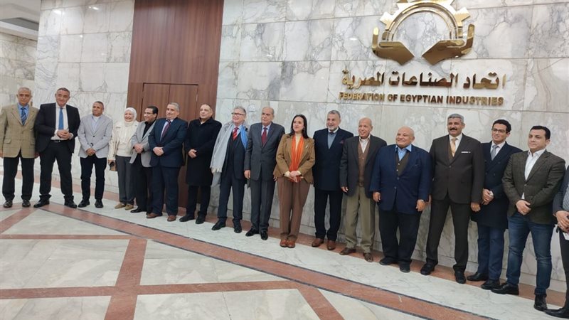 صورة تذكارية لأعضاء