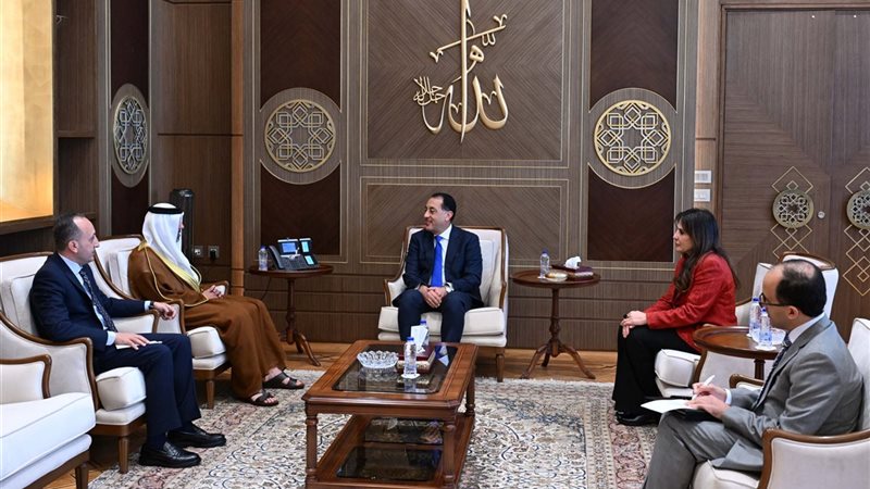 رئيس الوزراء خلال