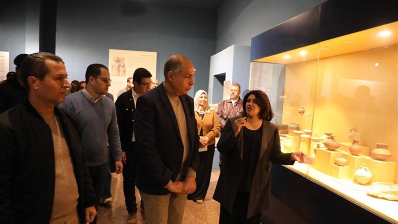 محافظ المنيا يتفقد متحف آثار ملوي