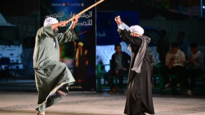 تواصل عروض التحطيب التراثية ضمن فعاليات المهرجان القومي بالأقصر