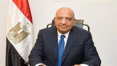 وزير الكهرباء يبحث مع مجموعة 