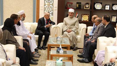 مفتي الجمهورية يستقبل وفدًا من وزارة الأوقاف ومنظمة اليونيسيف بسلطنة عمان