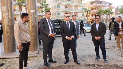 تجهيزات نهائية لرصف طريق كورنيش 