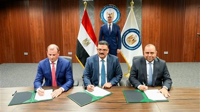 وزير البترول يشهد التوقيع بالأحرف الأولى على اتفاق مع آتون الكندية