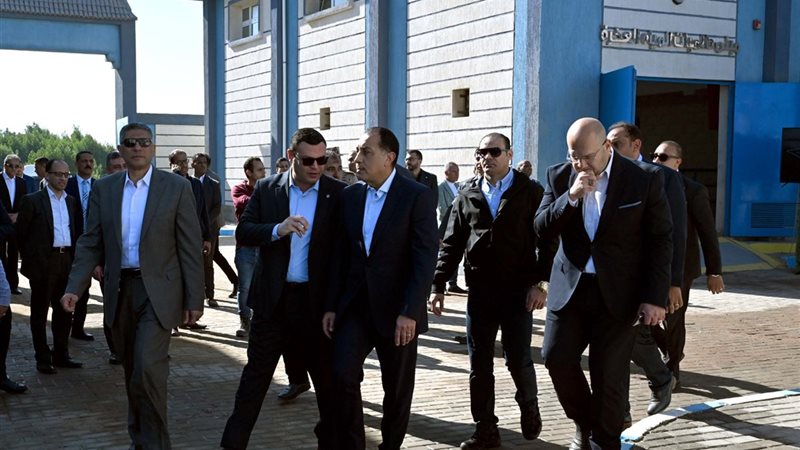 رئيس الوزراء يتفقد