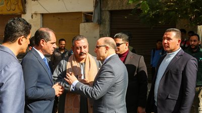 محافظ كفرالشيخ يتفقد أعمال تركيب الإنترلوك بعدد من الشوارع